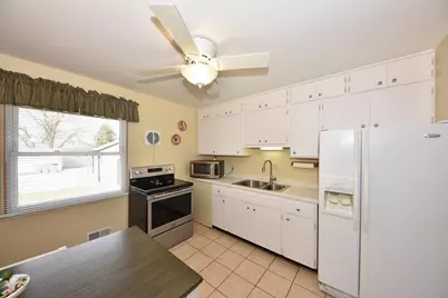 3211 S 67th St, Milwaukee, WI 53219 - Photo 7