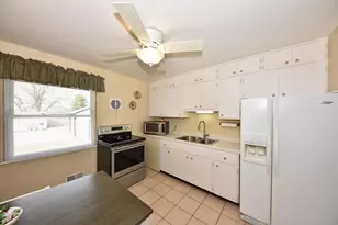 3211 S 67th St, Milwaukee, WI 53219 - Photo 7