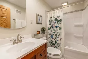 8324 Gridley Ave, Wauwatosa, WI 53213 - Photo 13