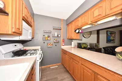 W167N11563  Westminster Ct, Germantown, WI 53022 - Photo 7