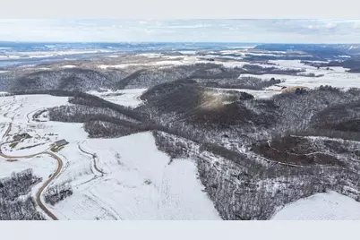 W1660  Maplewood Ln, Belvidere, WI 54610 - Photo 9