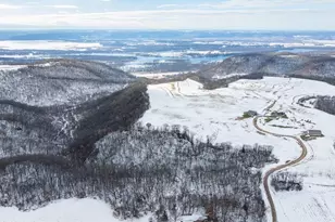 W1660 Maplewood Ln, Belvidere, WI 54610 - Photo 7