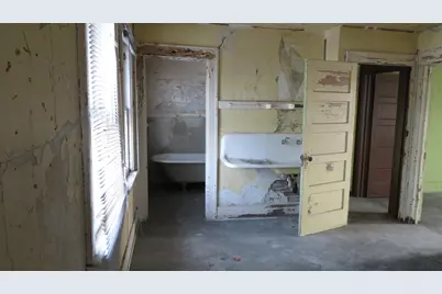 1713  Racine St, Racine, WI 53403 - Photo 3