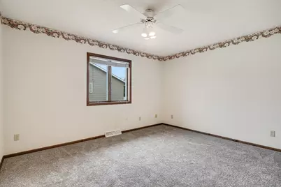 1009  Whispering Winds Pl, Onalaska, WI 54650 - Photo 11