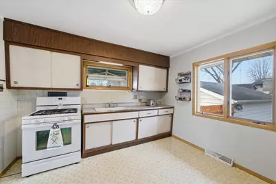 511  Grove St, Mayville, WI 53050 - Photo 9