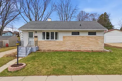 511  Grove St, Mayville, WI 53050 - Photo 1