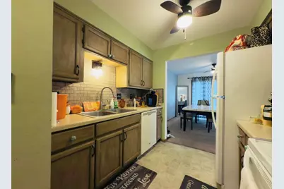 8030 W Manor Cir, Milwaukee, WI 53223 - Photo 7