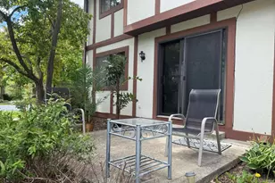 8030 W Manor Cir, Milwaukee, WI 53223 - Photo 9