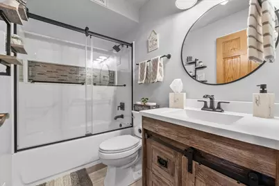 2900 E Honeysuckle Dr, Oak Creek, WI 53154 - Photo 21