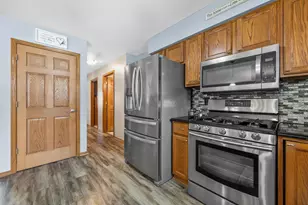 2900 E Honeysuckle Dr, Oak Creek, WI 53154 - Photo 9