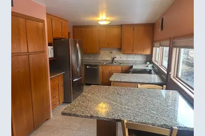 601  Kentucky St, Racine, WI 53405 - Photo 5