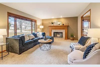 1239  Canary Ln, Grafton, WI 53024 - Photo 5