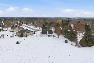 307 Scuppernong Cir, Dousman, WI 53118 - Photo 35