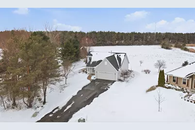 307  Scuppernong Cir, Dousman, WI 53118 - Photo 31