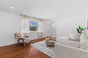 831 W Riverview Dr, Glendale, WI 53209 - Photo 7