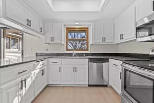 680 Forest Grove Ln, Brookfield, WI 53005 - Photo 13