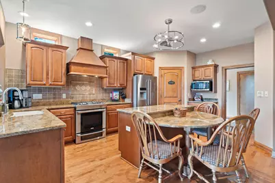 6507  Willow Ct, Racine, WI 53185 - Photo 11