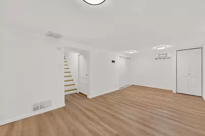 6726 W Silver Spring Dr, Milwaukee, WI 53218 - Photo 31