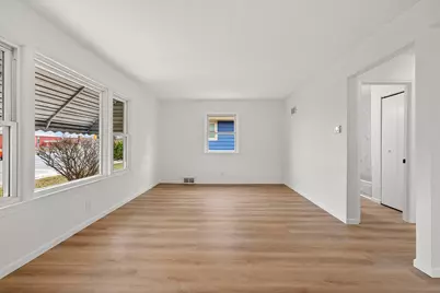 6726 W Silver Spring Dr, Milwaukee, WI 53218 - Photo 7