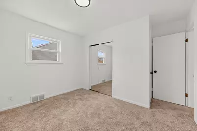 6726 W Silver Spring Dr, Milwaukee, WI 53218 - Photo 21