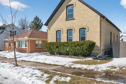 2220  Green St, Racine, WI 53402 - Photo 5