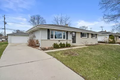 1553  Parknoll Ln, Port Washington, WI 53074 - Photo 3