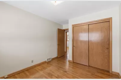 3756 S 124th St, Greenfield, WI 53228 - Photo 15