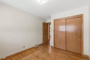 3756 S 124th St, Greenfield, WI 53228 - Photo 15