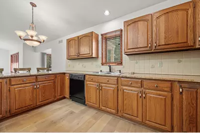 N80W13596  River Park Dr #16/3/E, Menomonee Falls, WI 53051 - Photo 9