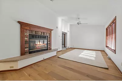 N80W13596  River Park Dr #16/3/E, Menomonee Falls, WI 53051 - Photo 5