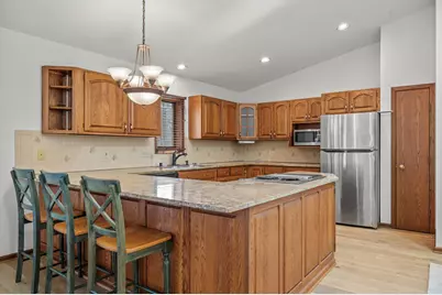 N80W13596  River Park Dr #16/3/E, Menomonee Falls, WI 53051 - Photo 9