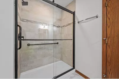 N80W13596  River Park Dr #16/3/E, Menomonee Falls, WI 53051 - Photo 21