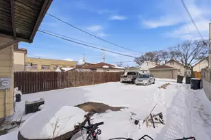 2120 S 76th St, West Allis, WI 53219 - Photo 3