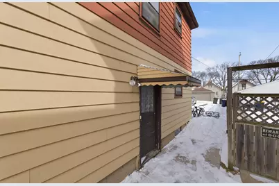 2120 S 76th St, West Allis, WI 53219 - Photo 7
