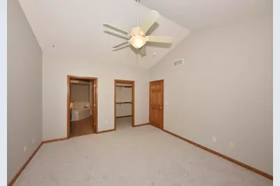 1014  Algoma Dr, Port Washington, WI 53074 - Photo 9