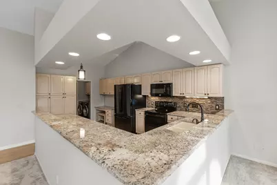 476  Oak Ridge Dr, Hartland, WI 53029 - Photo 15