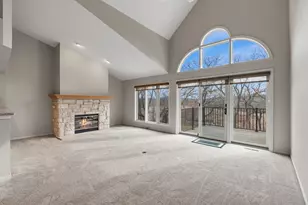 476 Oak Ridge Dr, Hartland, WI 53029 - Photo 7