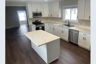 20365 W National Ave, New Berlin, WI 53146 - Photo 13
