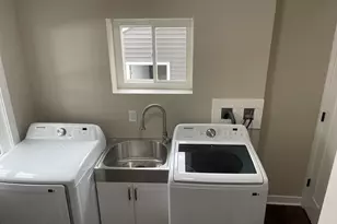 20365 W National Ave, New Berlin, WI 53146 - Photo 17