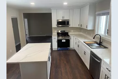 20365 W National Ave, New Berlin, WI 53146 - Photo 15