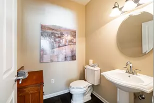 3870 S Lake Dr, Saint Francis, WI 53235 - Photo 27