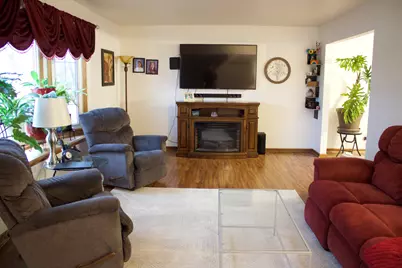 3017 W Ramsey Ave, Greenfield, WI 53221 - Photo 3