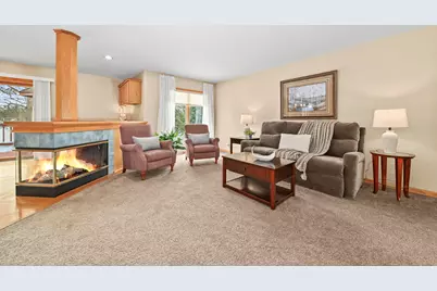 11625 W Sunset Ln, Greenfield, WI 53228 - Photo 5