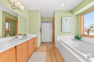 11625 W Sunset Ln, Greenfield, WI 53228 - Photo 17