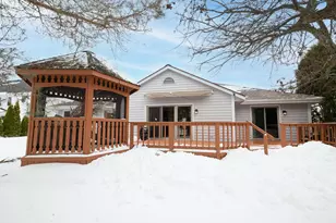 11625 W Sunset Ln, Greenfield, WI 53228 - Photo 27