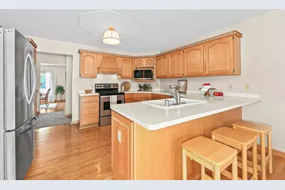 11625 W Sunset Ln, Greenfield, WI 53228 - Photo 11