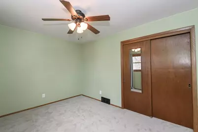 219  Willow Ct, Hartland, WI 53029 - Photo 19