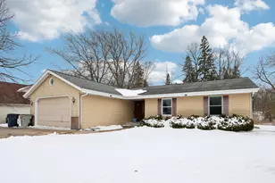 10719 W Calumet Rd, Milwaukee, WI 53224 - Photo 15