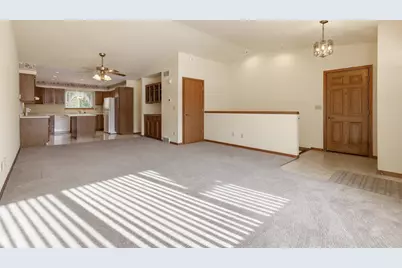 496  Glacier Pass, Slinger, WI 53086 - Photo 5