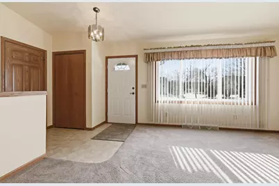 496  Glacier Pass, Slinger, WI 53086 - Photo 3